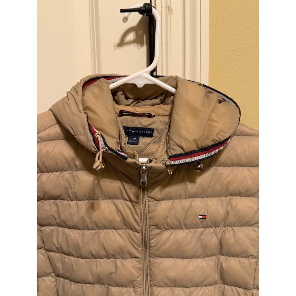 Tommy Hilfiger Lightweight Hooded Puffer Jacket Beige Tan Hood Striped Trim S - Picture 3 of 14